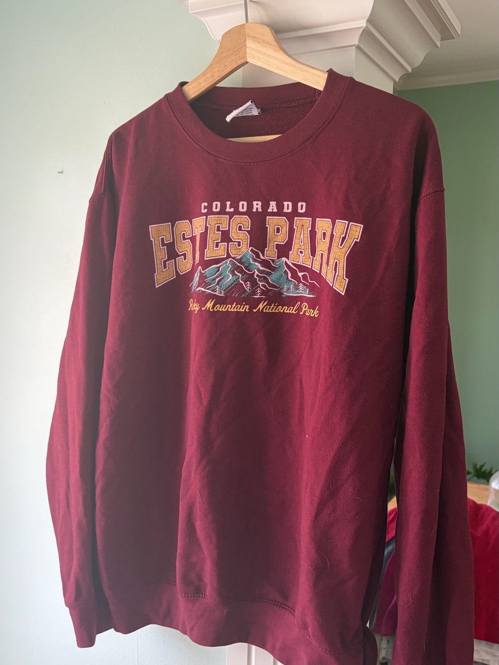 Maroon Estes Park Colorado Graphic Crewneck Sweatshirt